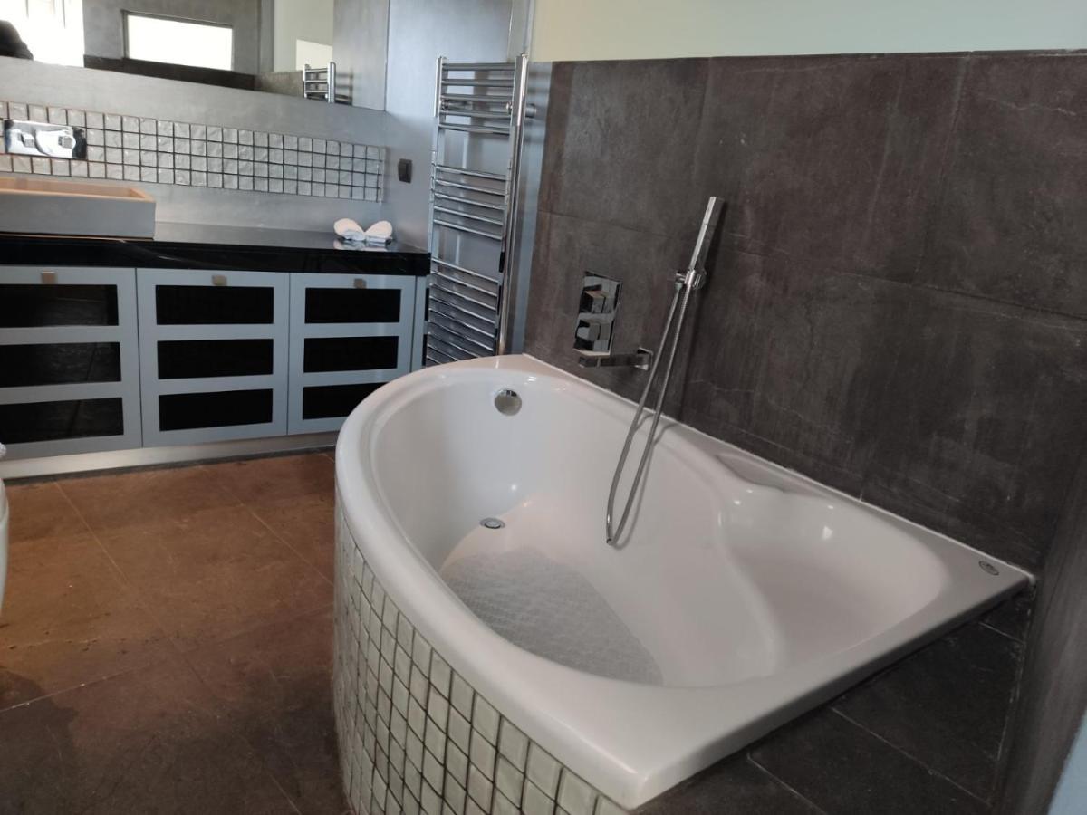 Appartamento Luxury Living Athens By Yha Esterno foto