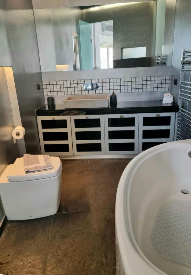 Appartamento Luxury Living Athens By Yha Esterno foto
